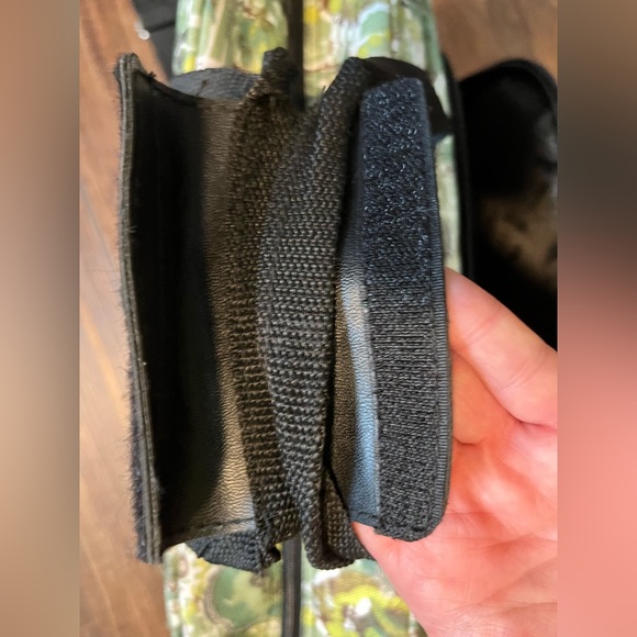 Volcano duffle, gym, overnight, or travel bag. In like new condition! Green. - Picture 8 of 16